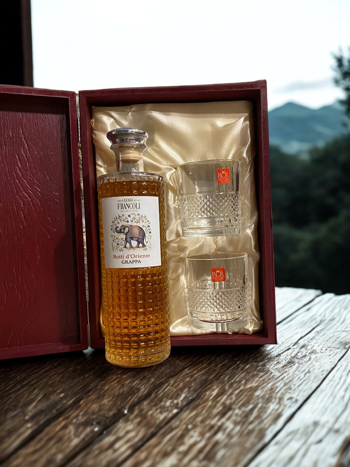 GRAPPA "NOTTI D'ORIENTE" + 2 BICCHIERI (ASTUCCIATO) - LUIGI FRANCOLI LUIGI FRANCOLI
