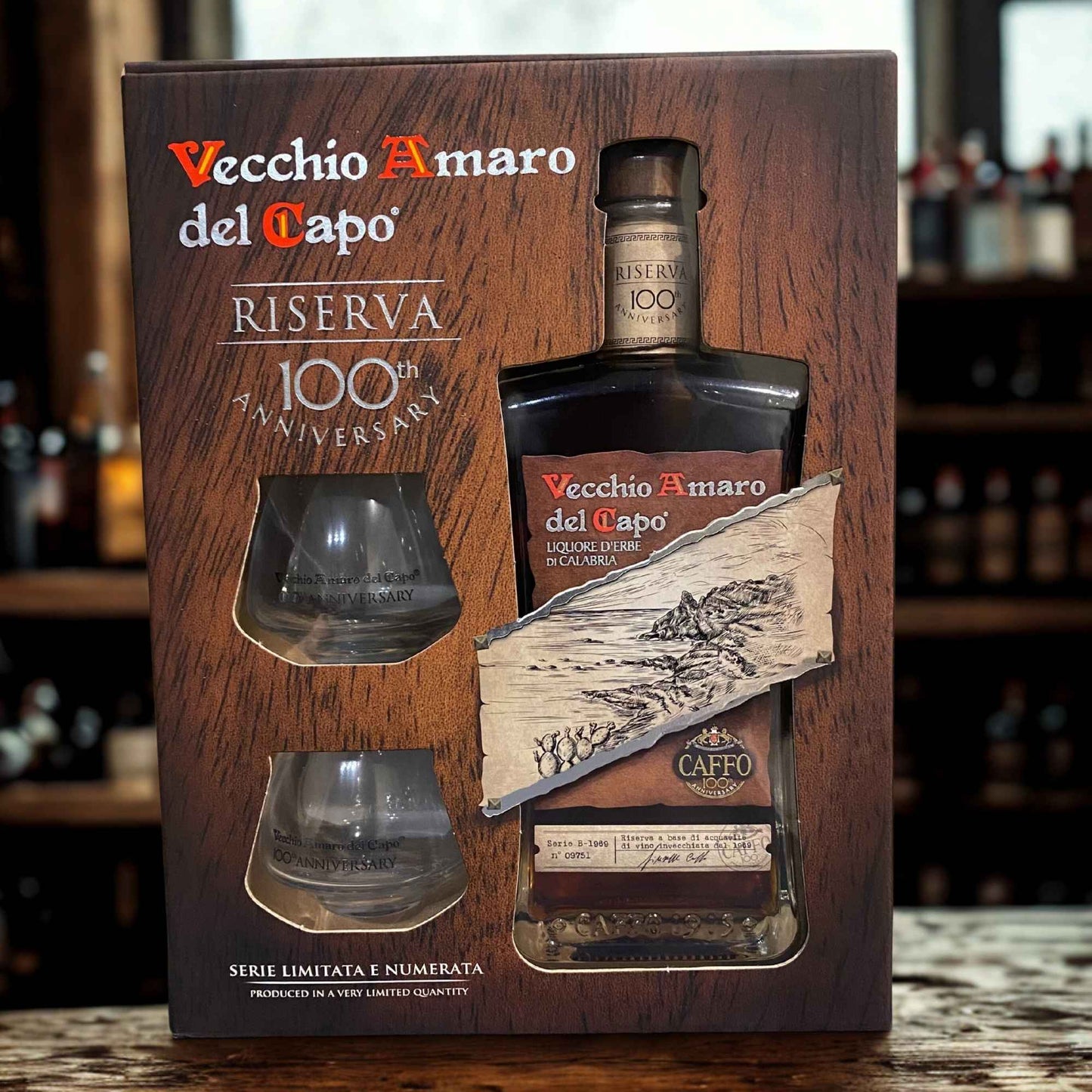 VECCHIO AMARO DEL CAPO RISERVA CENTENARIO CONFEZIONE CON 2 BICCHIERI LOGATI